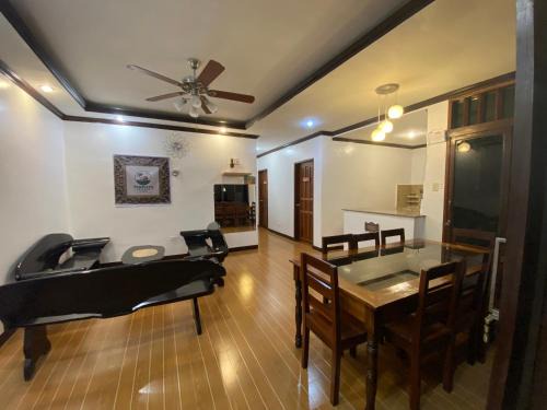 General Luna Apartment | Tarhata Homestay - Whole House - 3 Beds - 2 Baths - 10 pax