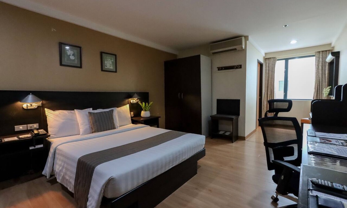 Santa Rosa Hotel | Technopark Hotel