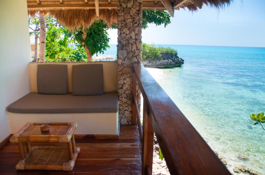 Logon Resort | Tepanee Beach Resort