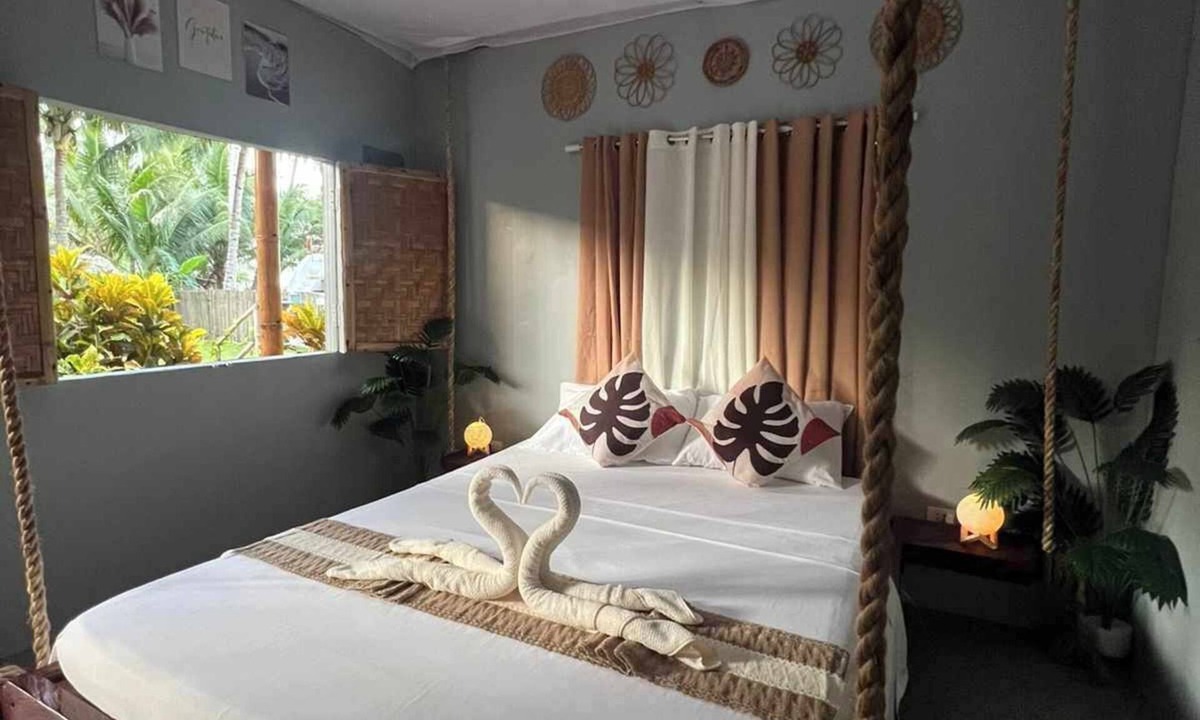 Enrique Villanueva Hotel | The Bangka Place