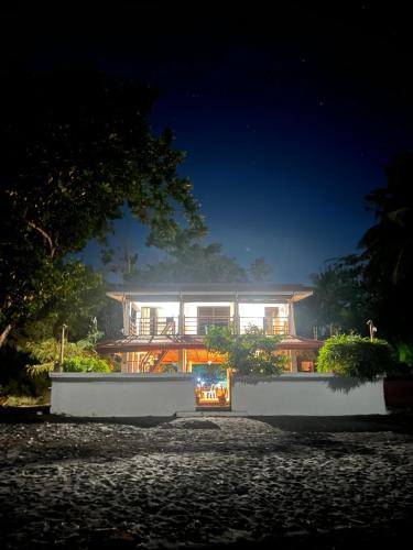 Zamboanguita Resort | The Beach Lounge