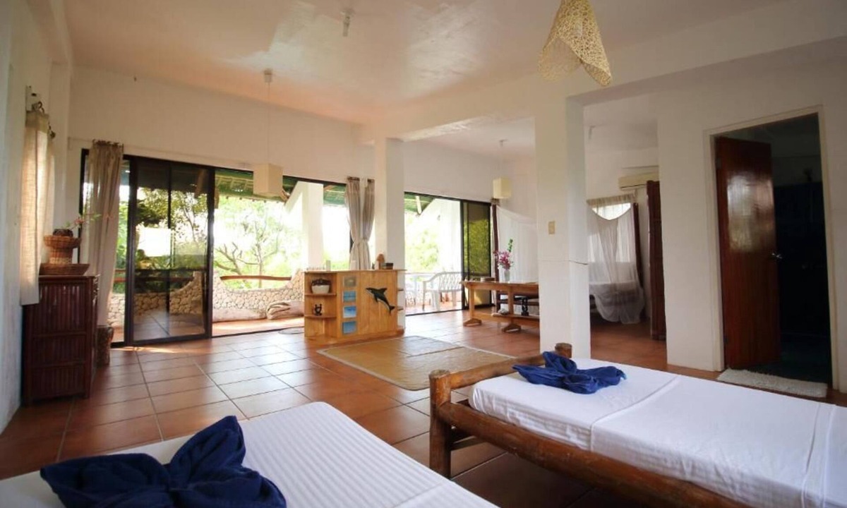 Moalboal Hotel | The Blue Orchid Resort
