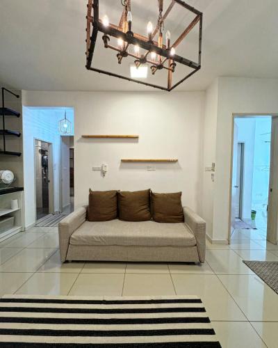 Penampang Apartment | The Borneo Suite, 5 mins to Airport, 6-10 Guests , 2 FREE CAR PARKS