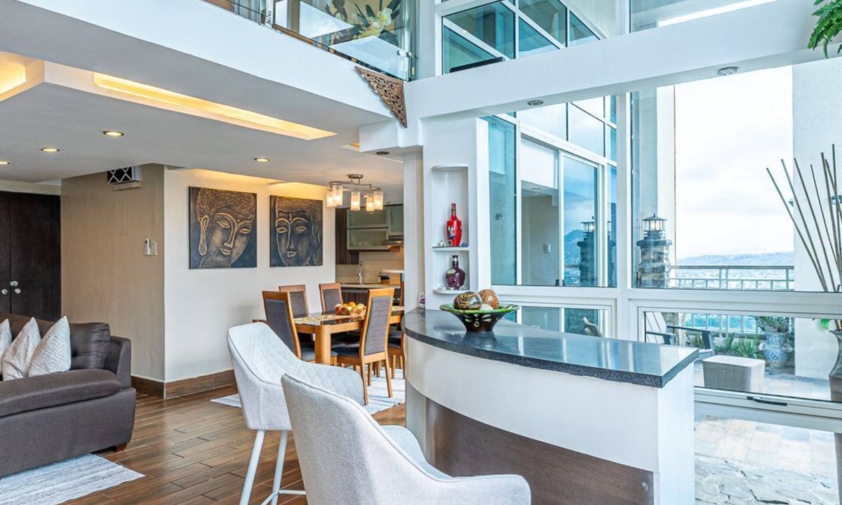 Cebu Condo | The Cebu Skyline Penthouse Romantic Getaway with Pool, King size Bed, 2 BR