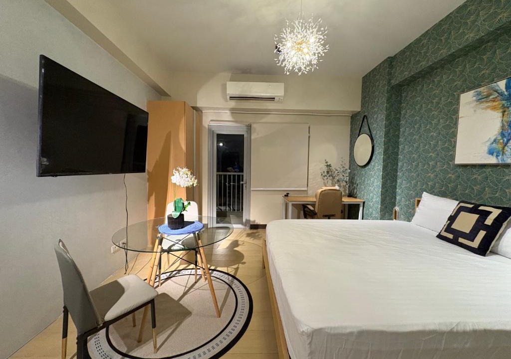 Salcedo Village Apartment | The Ellis Luxe Suites