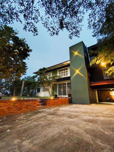 Bukit Baru Villa | The Gardens Villa Melaka Private Pool Villa Karaoke, BBQ & Snooker Up to 34 Guests