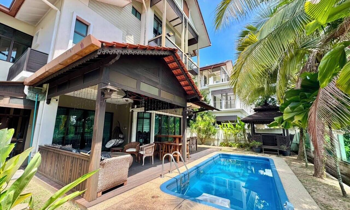 Bangi Golf Club House | The Oasis - Modern Villa with Private Pool, Gym, Pond & Chef’s Kitchen