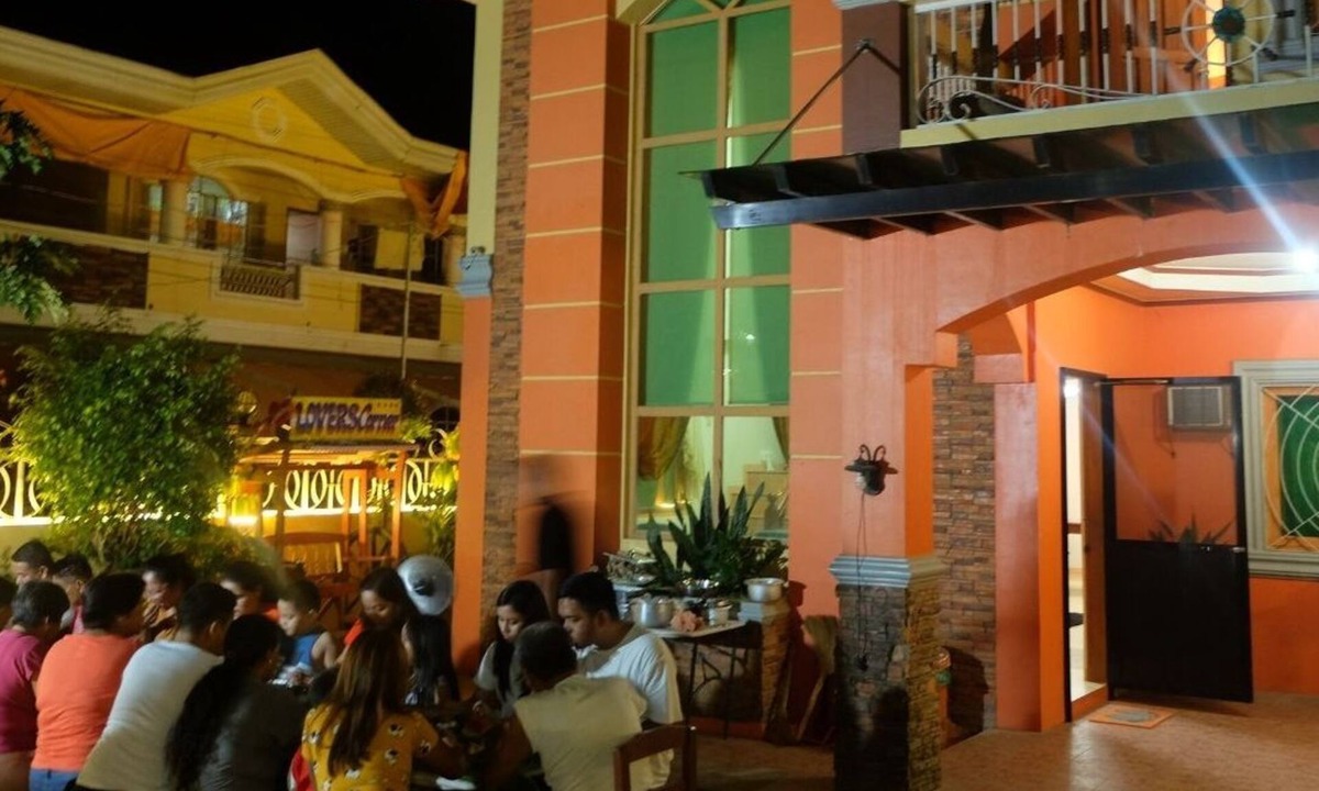 San Vicente Villa | The Orange House - Vigan Villa @GovantesGuesthouse