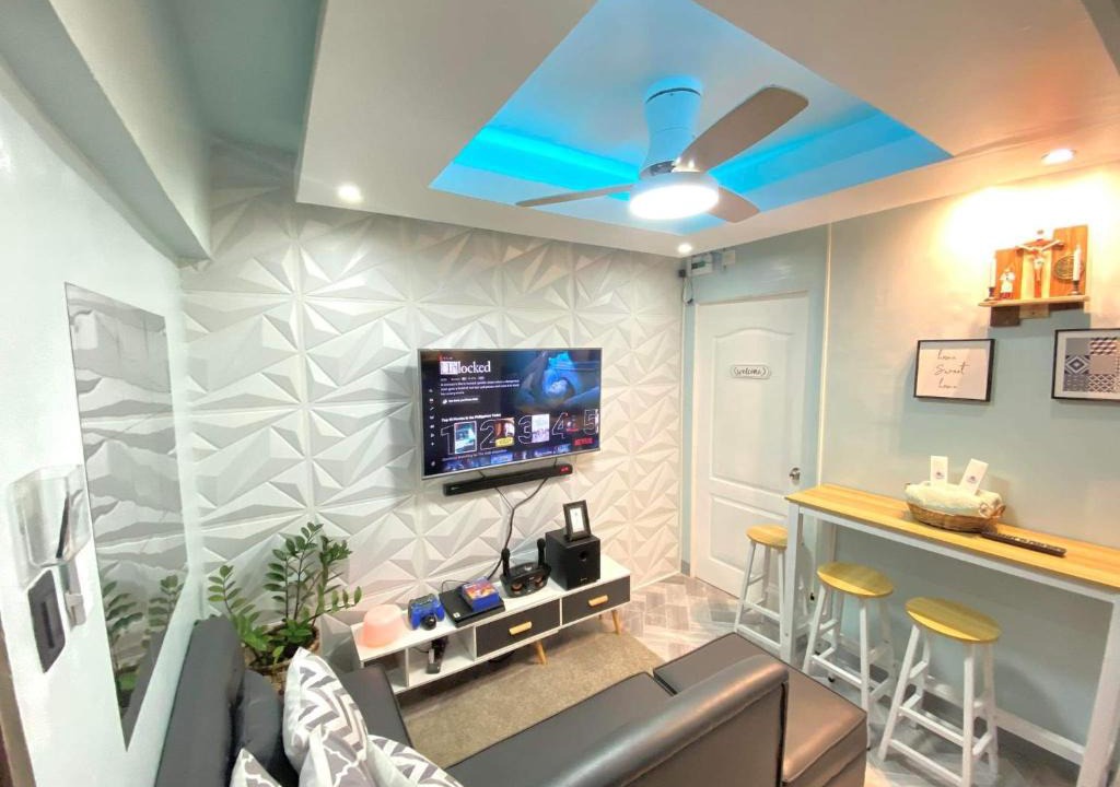 Valenzuela Apartment | The PAD Staycation 2BR Condo with PS4, Netflix, WIFI