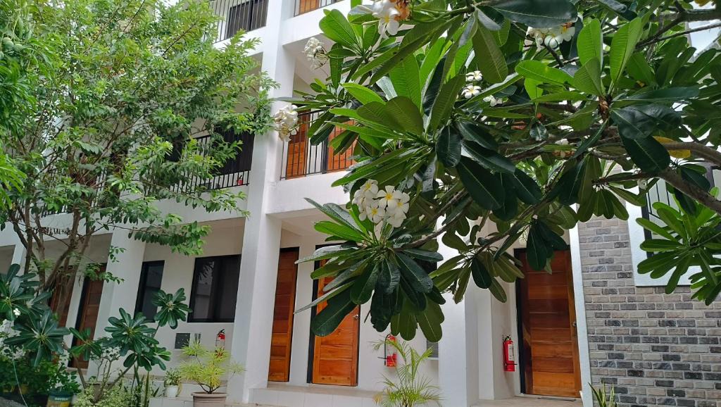 Muntinlupa Hotel | The Palines Aparthotel near Brittany Palazzo Evia Alabang