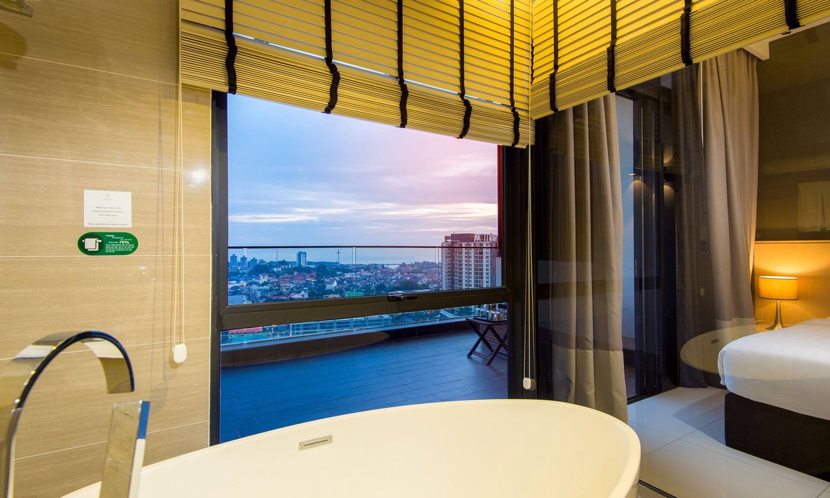 Tanjong Bidara Hotel | The Pines Melaka