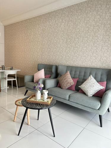 Taman Bukit Mewah Apartment | The Platino 6 to 8pax 2 carpark with Nextflix 5min to Paradigm
