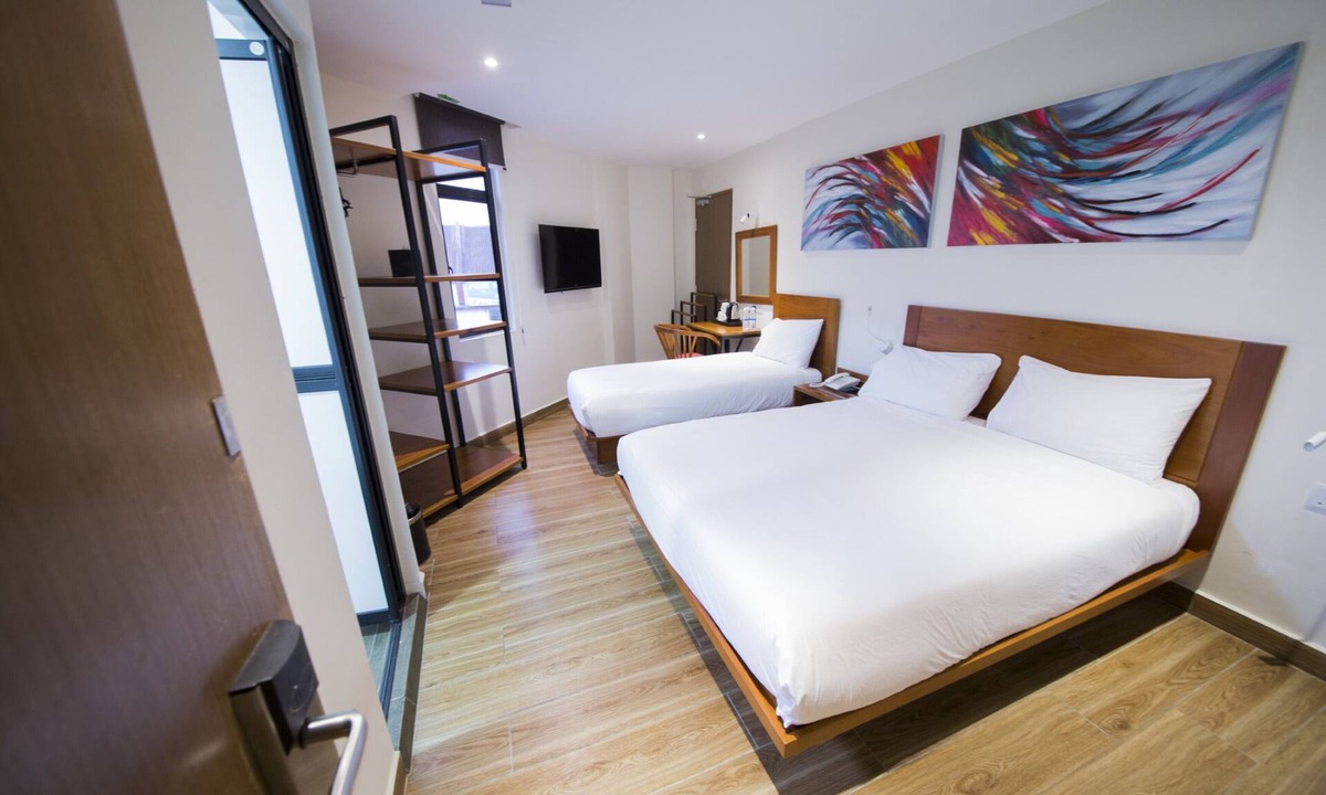 Taman Tampoi Indah Hotel | The Point Boutique Hotel