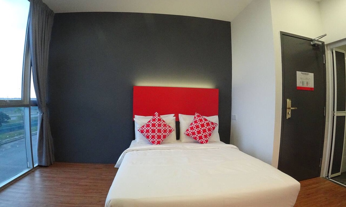 Bandar Saujana Putra Hotel | The Red Hotel