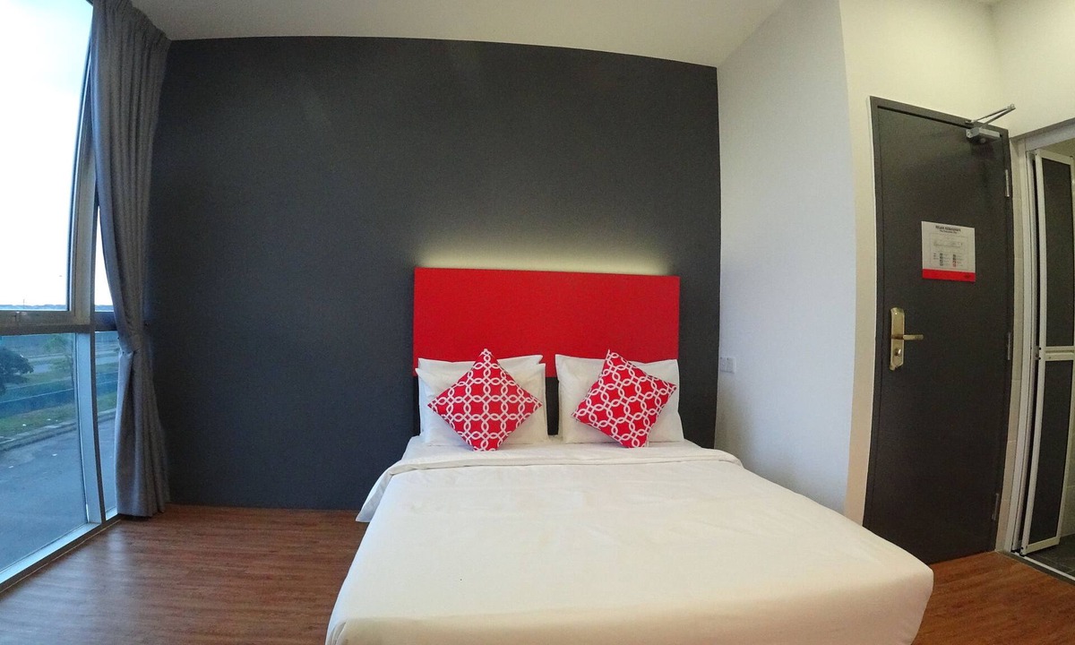 Bandar Saujana Putra Hotel | The Red Hotel