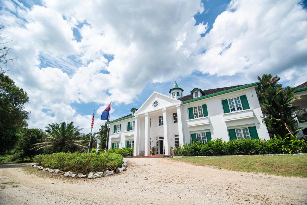 Kulai Hotel | The Riders Resort
