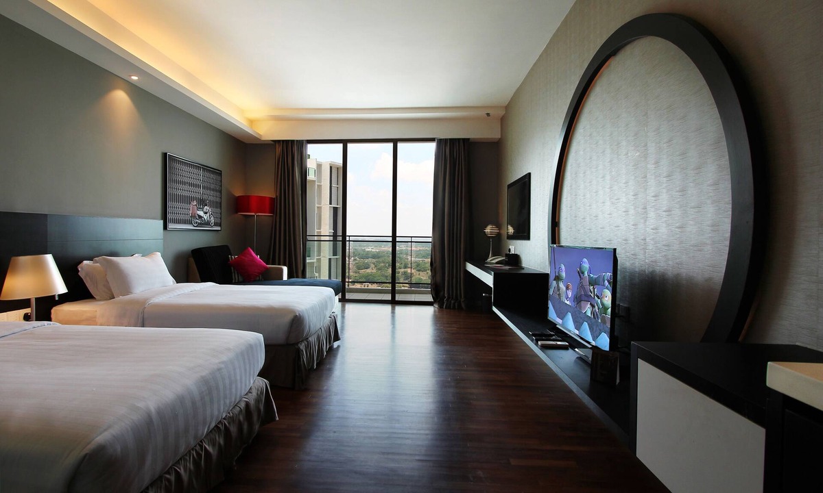 Bunga Paya Pantai Hotel | The Shore Hotel & Residences