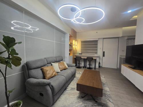 Ermita Apartment | The Sunset Suite at Torre 3916