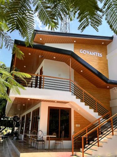 San Vicente Apartment | The Tree House - Connecting Loft Units Govantes