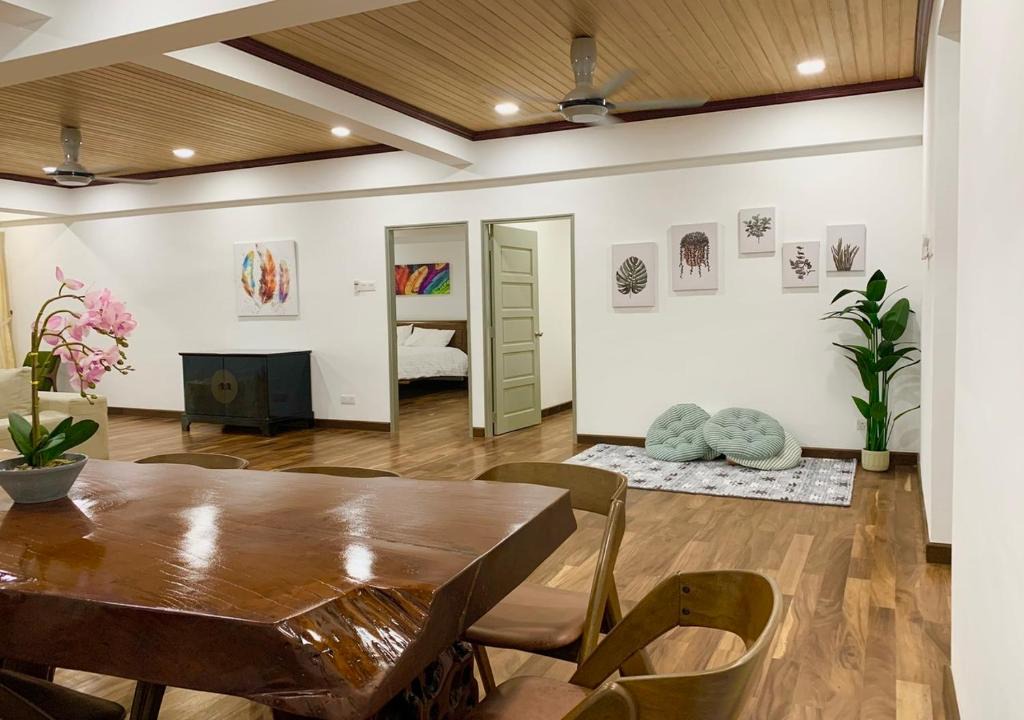 Sitiawan Apartment | The Venus - Spacious Wooden TOP Floor Apartment