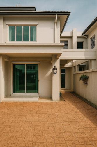 Alor Gajah House | The Villa AFamosa Double-Storey Retreat