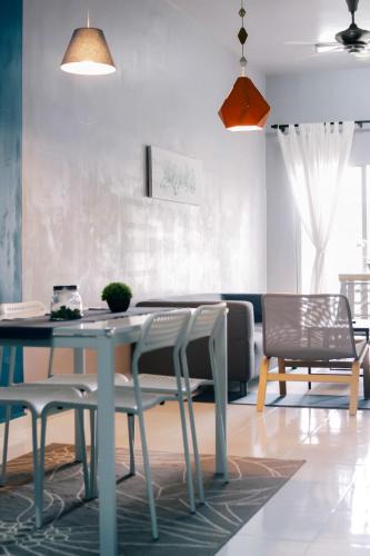Bota House | TheDaun Homestay Seri Iskandar, Perak