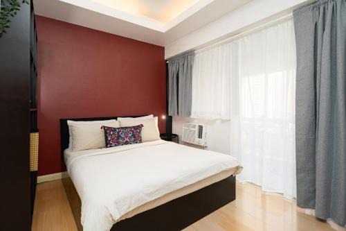 San Lorenzo Apartment | Tranquil Greenbelt Makati Condo - Free Pool Access
