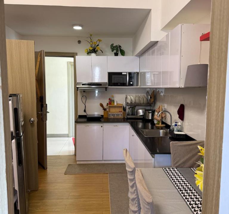 Ususan Apartment | TriG Place Grace Residence with NetFlix, wiFi