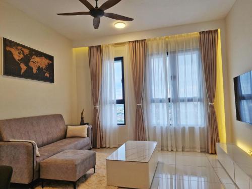 Klang Apartment | TRIO Bukit Tinggi 2-bedroom NEW Apt with NETFLIX smart tv