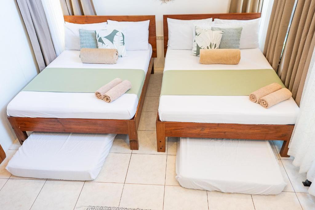 Lobo Resort | Tropical Holiday House with Beach Access