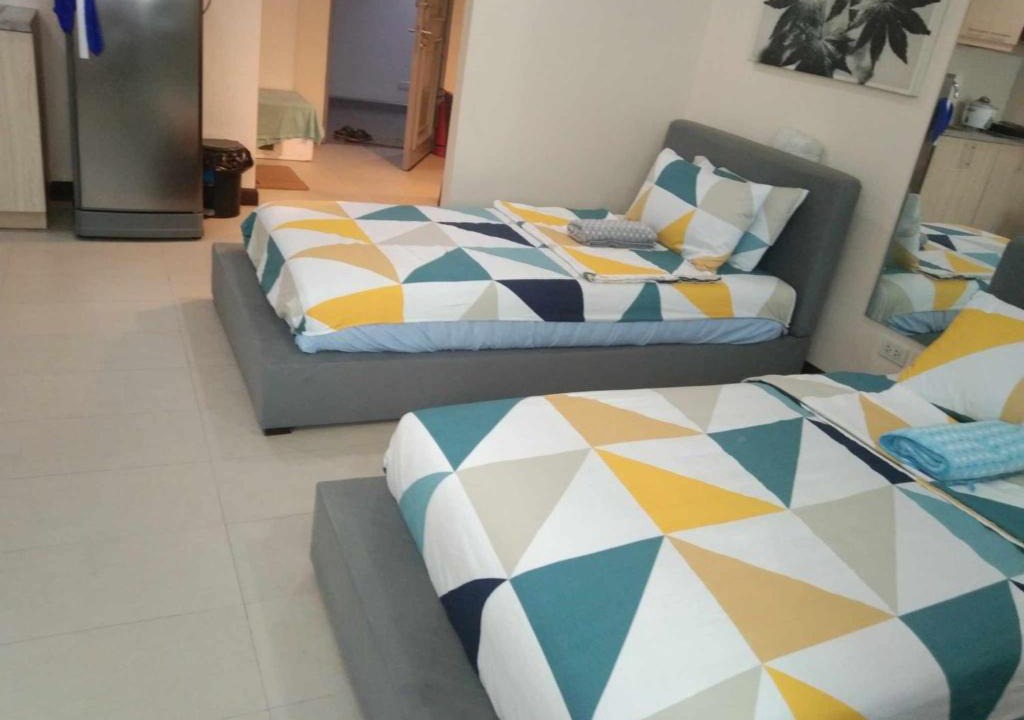Wack-Wack Greenhills Apartment | Twin Beds Studio Room with City View
