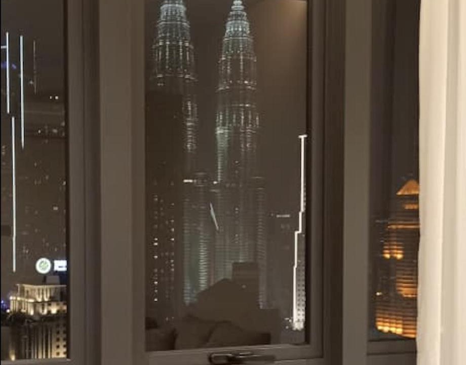 Gua Apartment | Twin Tower Views- Brand New Apartment, 35th Floor