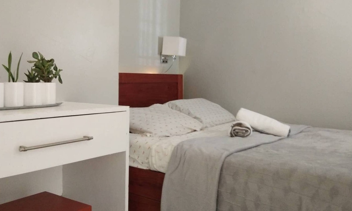 Dumaguete House | Two Story Town House w/ balcony near Dumaguete Airport