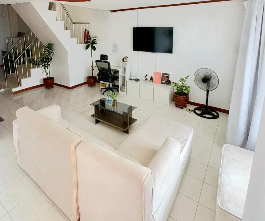 Tayabas City House | Udes Spacious Home