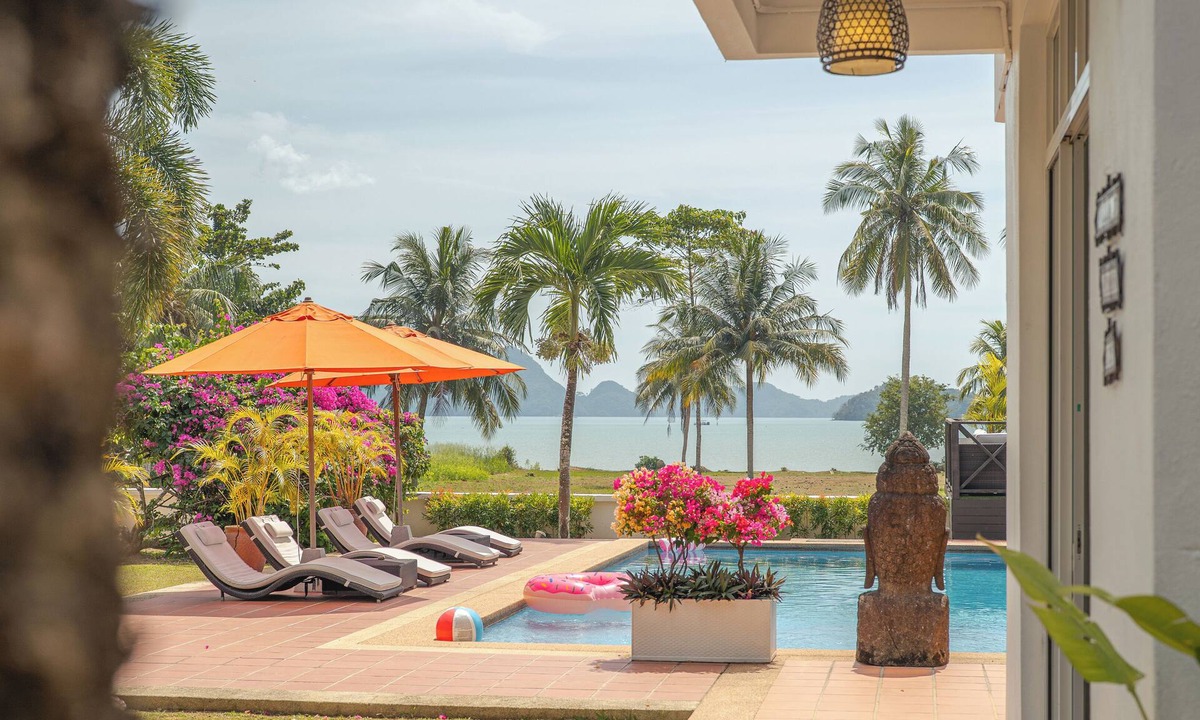 Kampung Kedawang Villa | Villa 7 - Luxury Private Pool Villa,Jacuzzi, Sauna WOW Holiday Homes