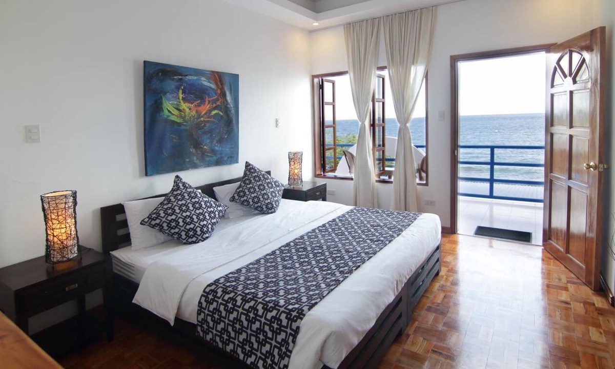 Dauin Resort | Villa in Blue