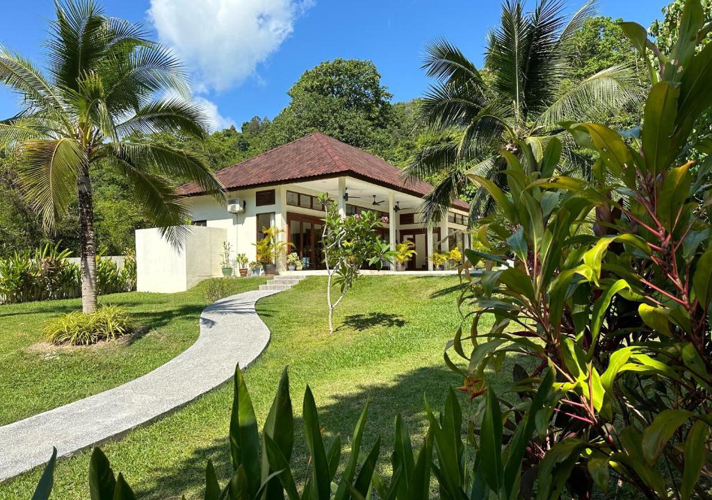 Pantai Tengah Villa | Villa Meranti - Spacious Private Pool Villa