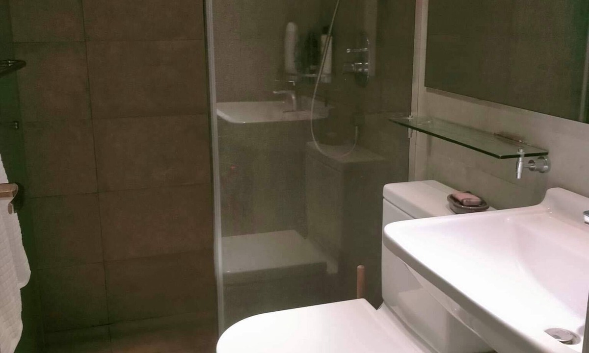 Mandaluyong Condo | Walking distance to Rockwell