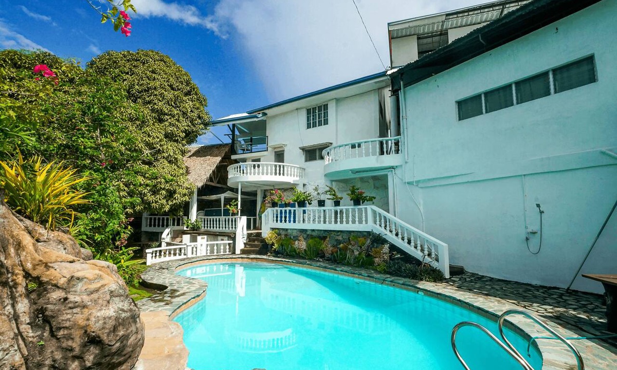 Baclayon House | Watson Residence w/Private pool, Billiards, and Tennis Court