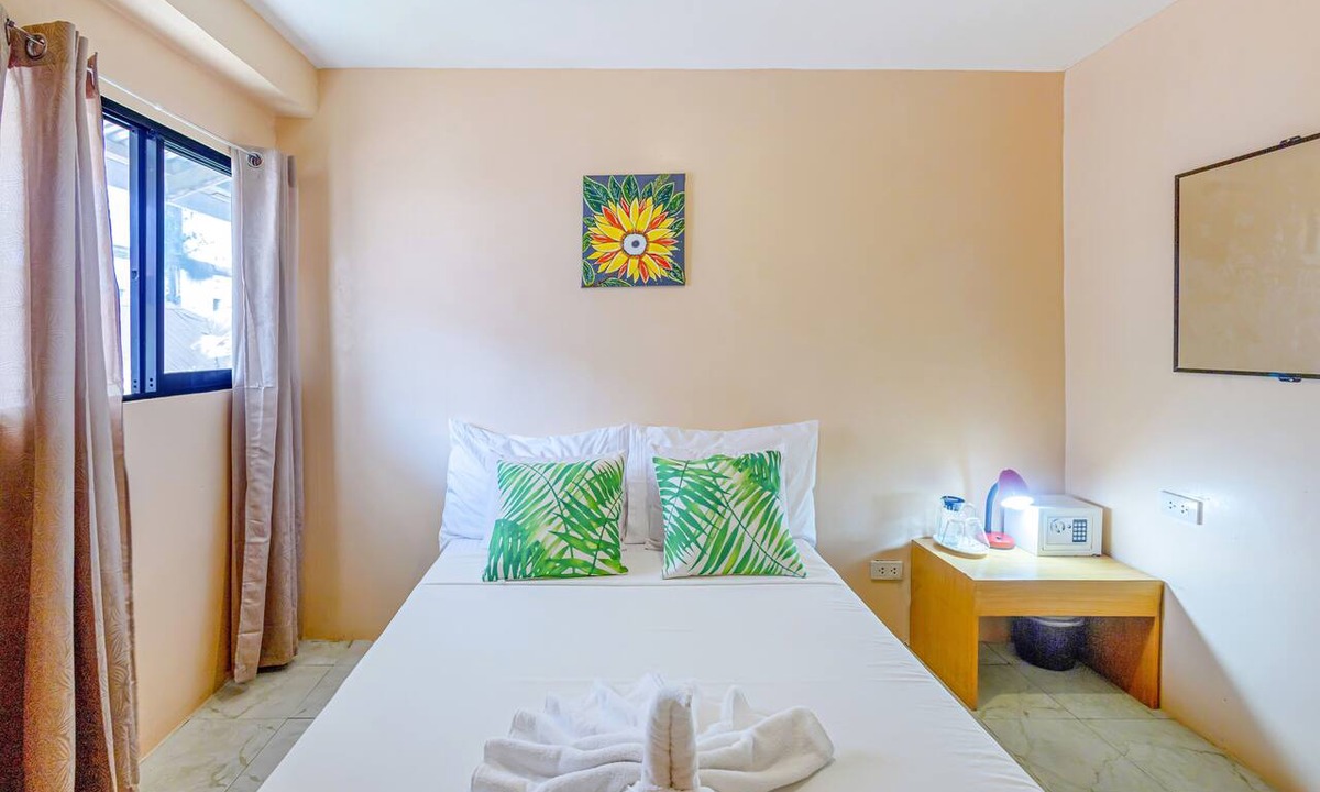 Manoc-Manoc Hotel | White Shamrock Beach Hotel