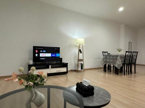 Seri Tanjung Pinang Apartment | Wonderful Seaview Studio 4Pax 118 Island Plaza