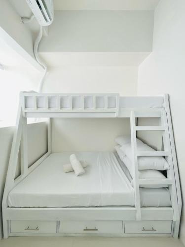 Mandurriao Apartment | WV 19 Simple Studio with Bunk Bed