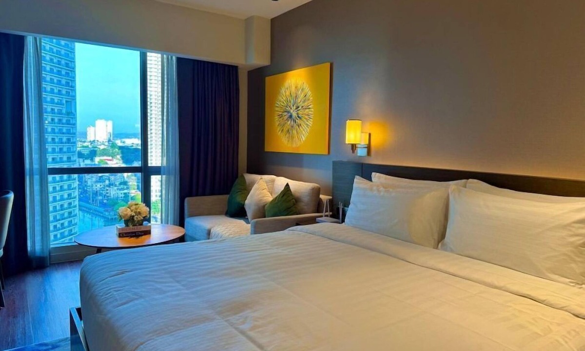 Makati Apartment | Xeltran Elegant Suite Rockwell View