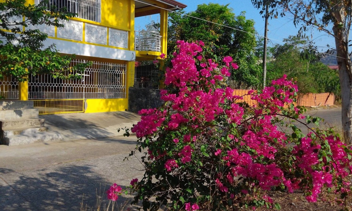 Olongapo House | Yellow HOUSE Vacation Rental