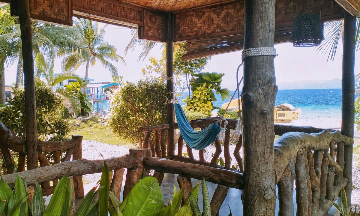Malabuyoc Cabin | Your beautiful vacation cabin nestled between the mountains and the sea.