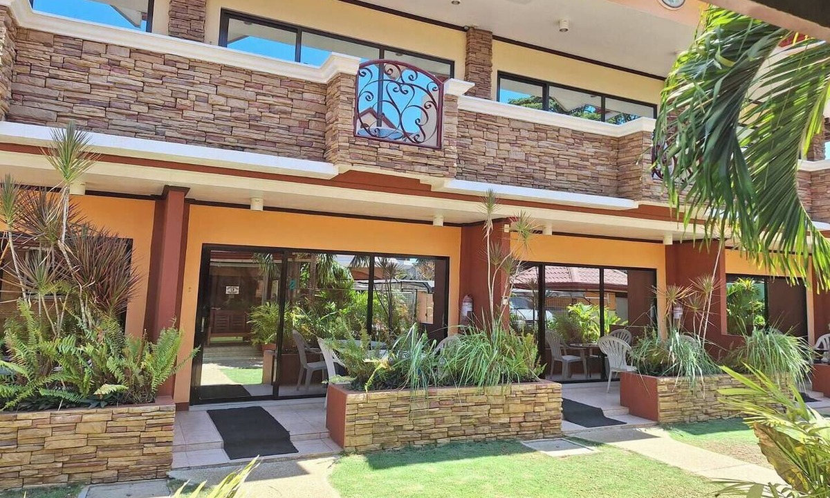 San Pedro Bed & Breakfast | Your home away from home, Little oasis