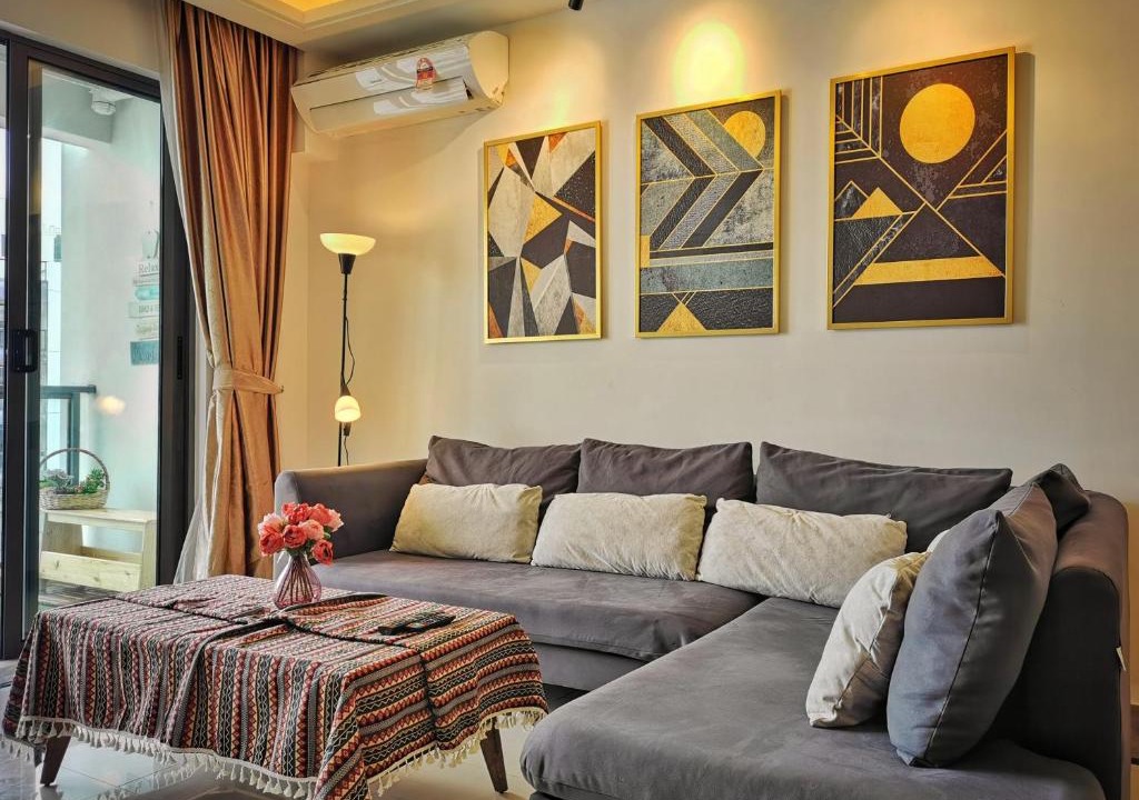 Central District Apartment | Yussy Classy Inn 3 Bedrooms - R&F Princess Cove