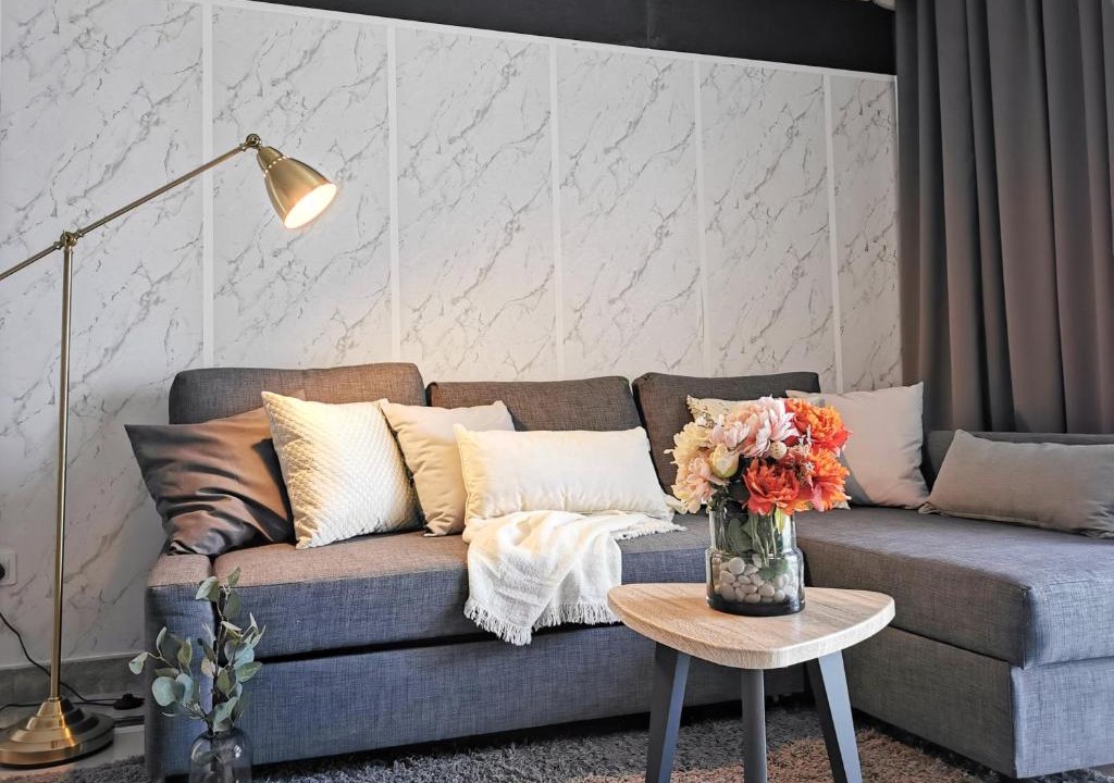 Central District Apartment | Yussy Staycation Modern x Sky at R&F princess cove