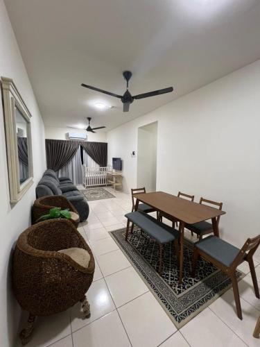 Ijok Apartment | Yusuf Homestay Puncak Alam Musllims Only