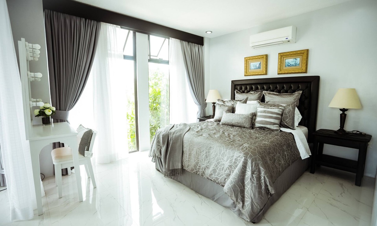 Roxas City House | Zeller Court Apartelle